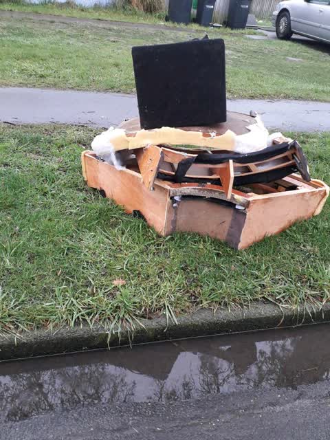 Rubbish/Recycling, a report photo