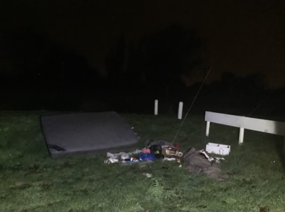 The photograph attached to this rubbish/recycling report
