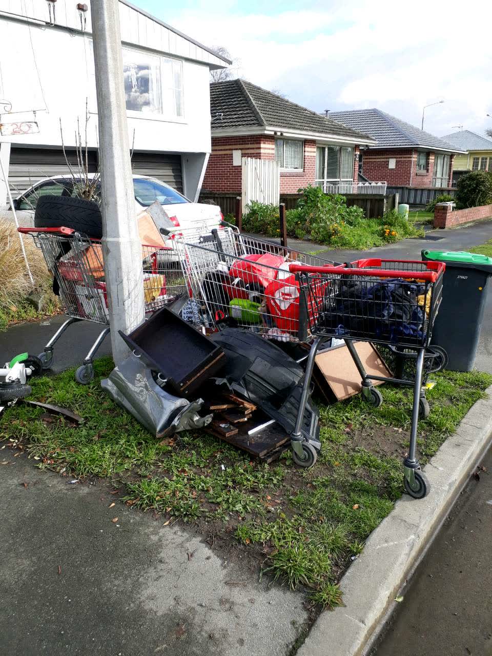 The photograph attached to this rubbish/recycling report