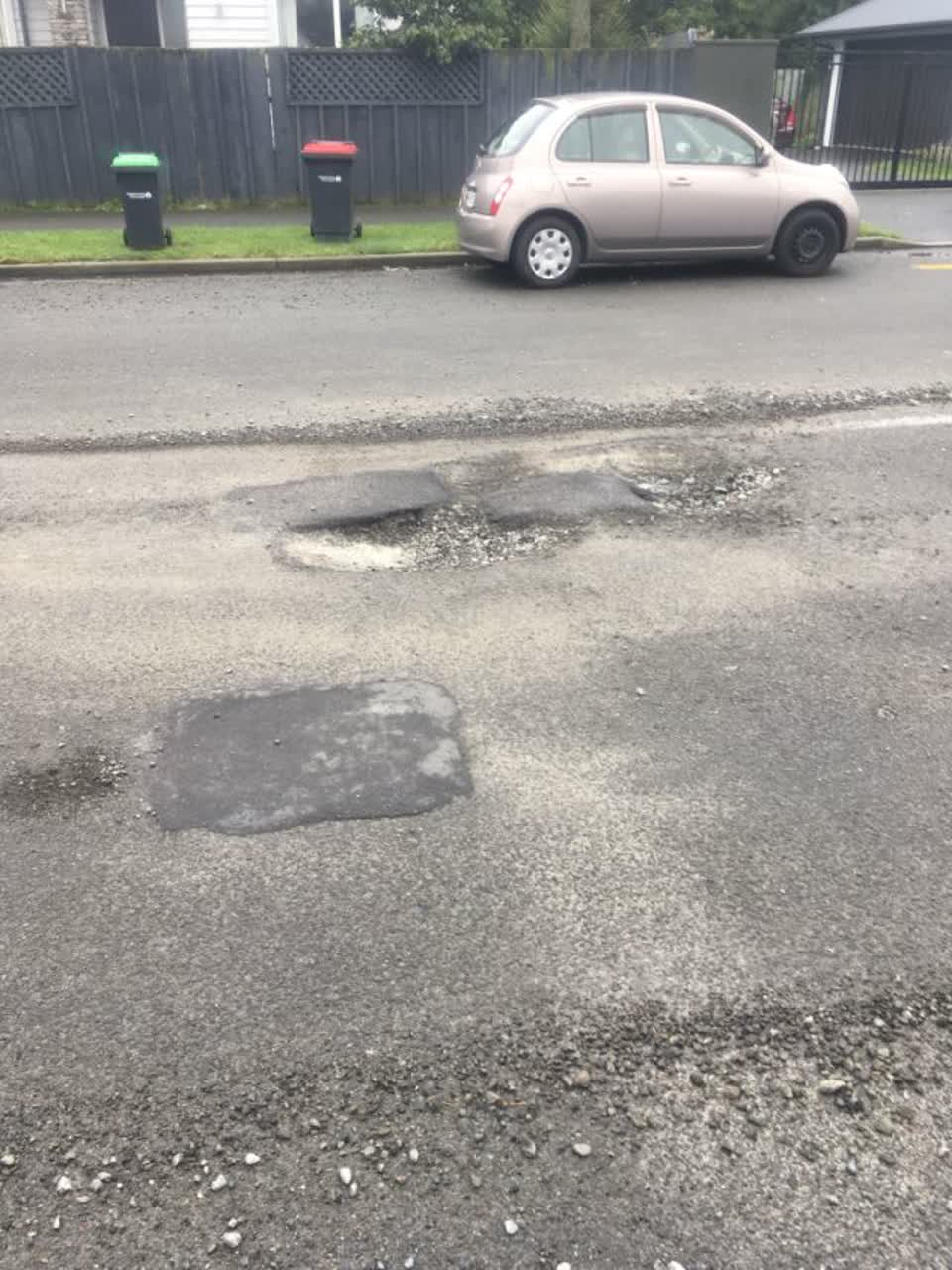 The photograph attached to this roading/streets report