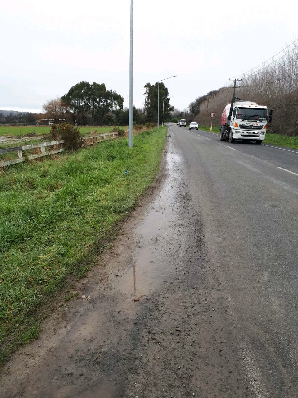 The photograph attached to this roading/streets report