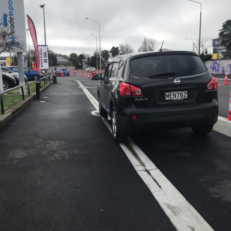 The photograph attached to this roading/streets report
