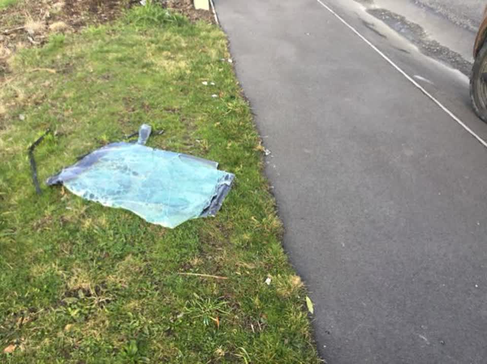 The photograph attached to this rubbish/recycling report