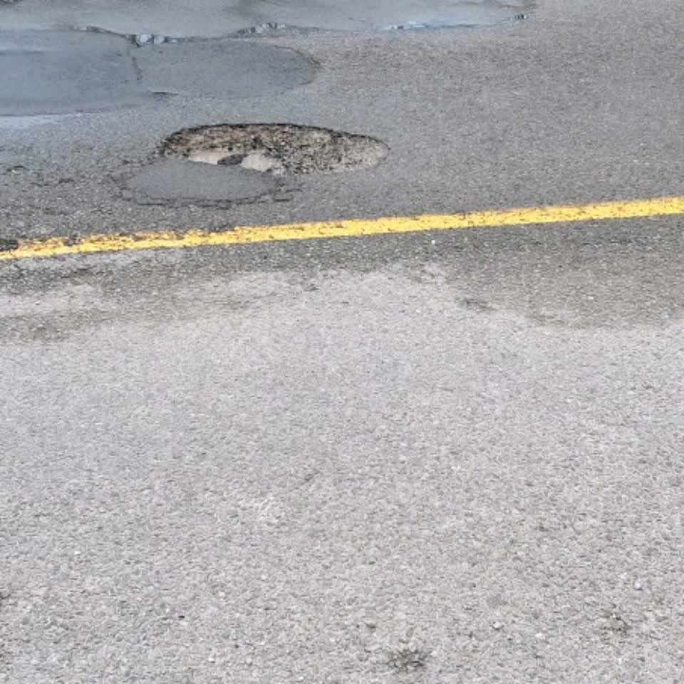 The photograph attached to this roading/streets report