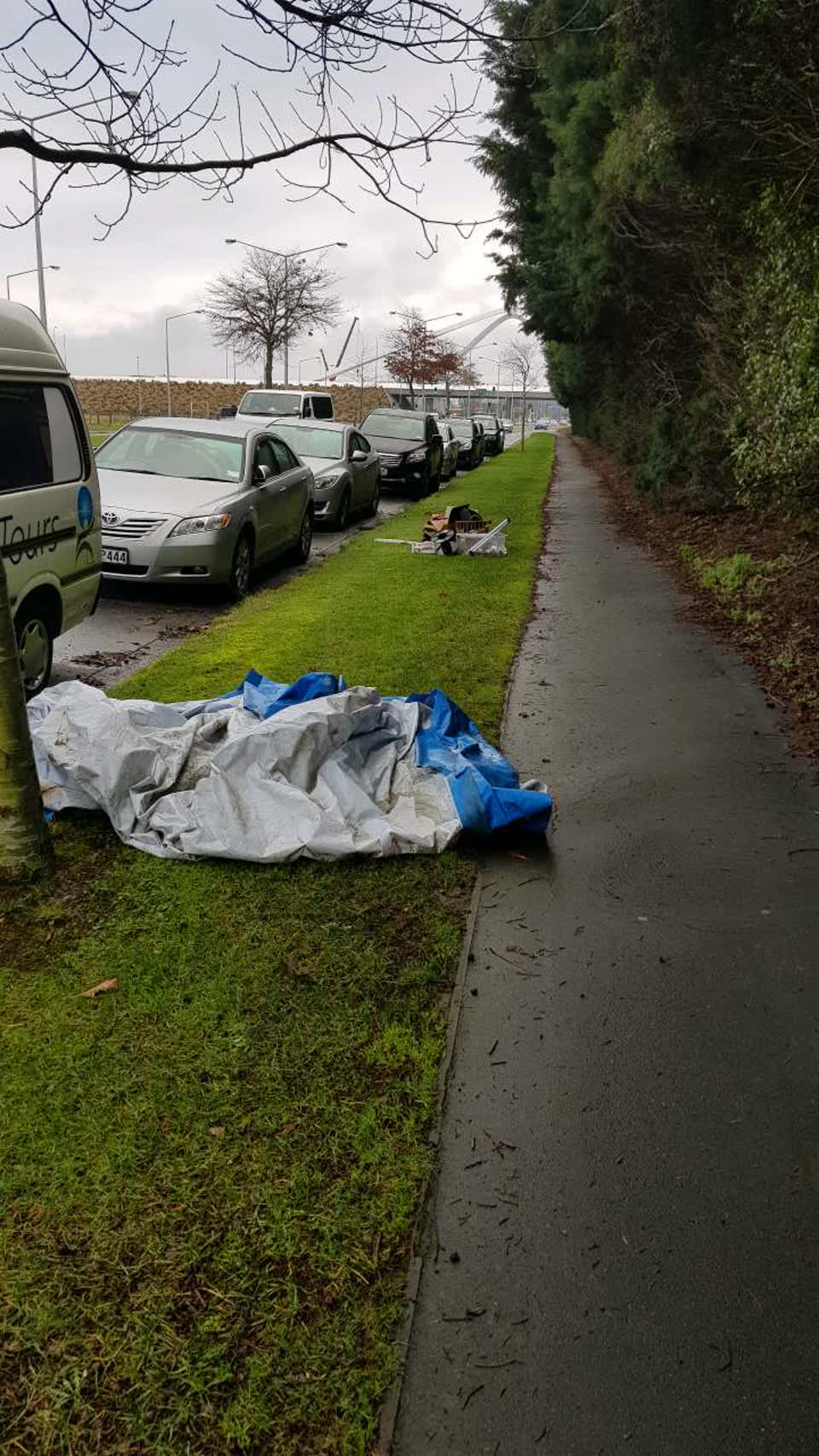 The photograph attached to this rubbish/recycling report