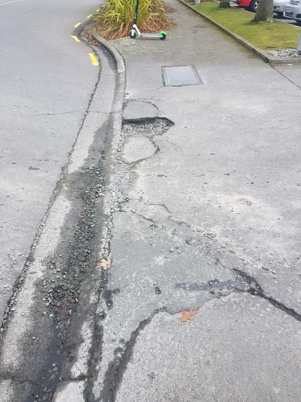 The photograph attached to this roading/streets report