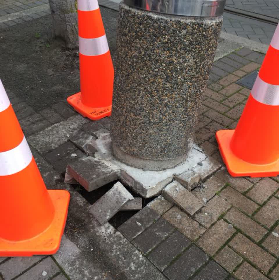 The photograph attached to this roading/streets report