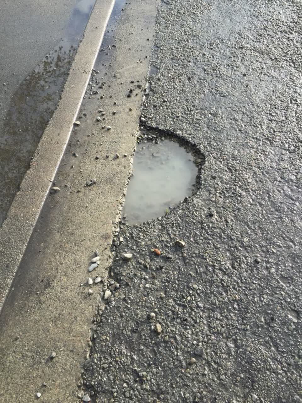 The photograph attached to this roading/streets report