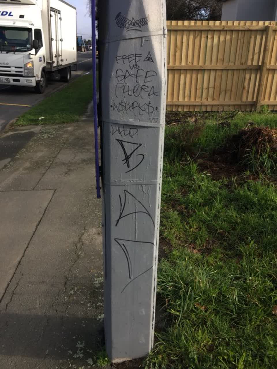 The photograph attached to this graffiti report
