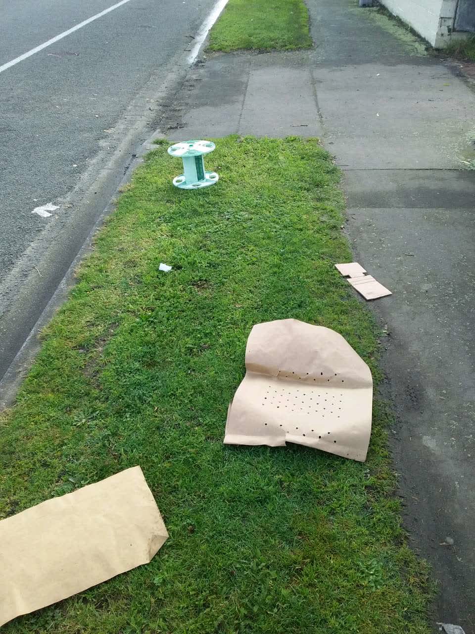 The photograph attached to this rubbish/recycling report