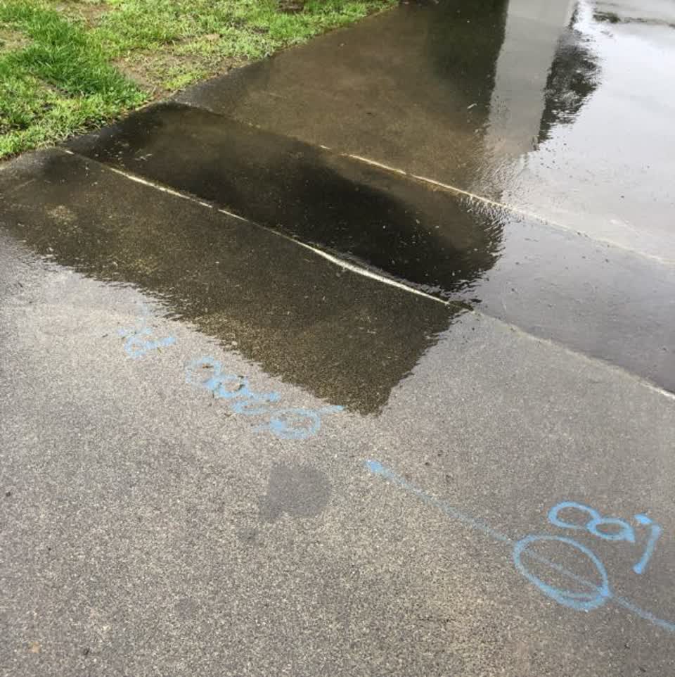 The photograph attached to this roading/streets report