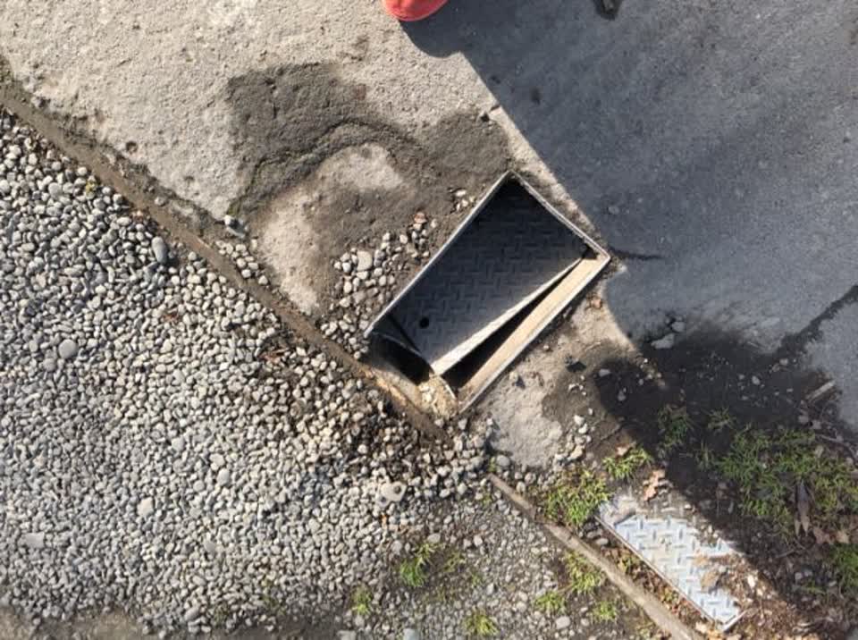The photograph attached to this roading/streets report
