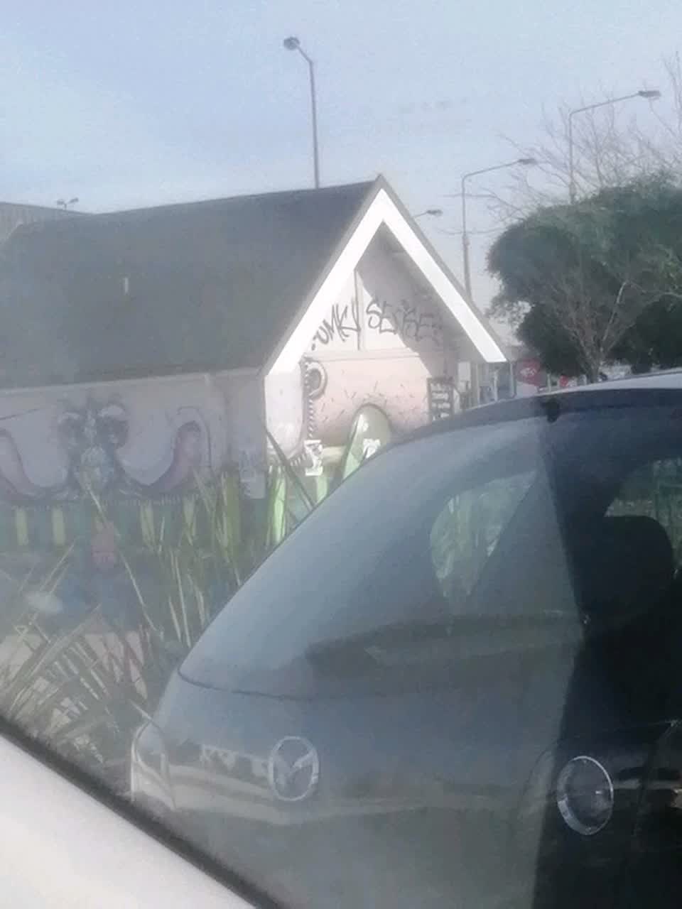 The photograph attached to this graffiti report
