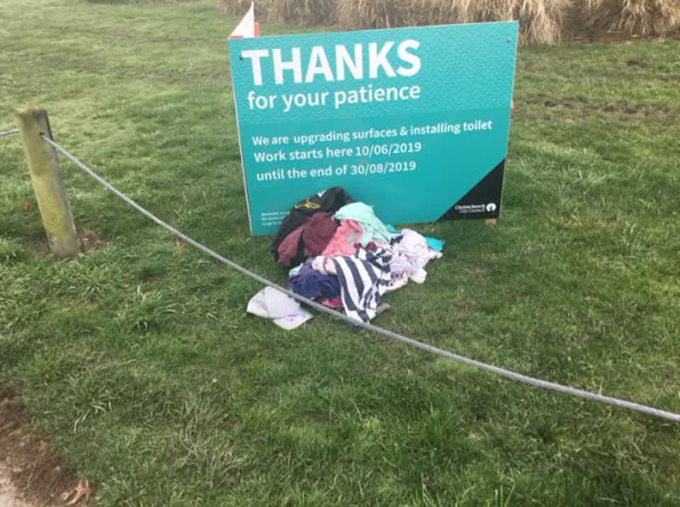 The photograph attached to this rubbish/recycling report