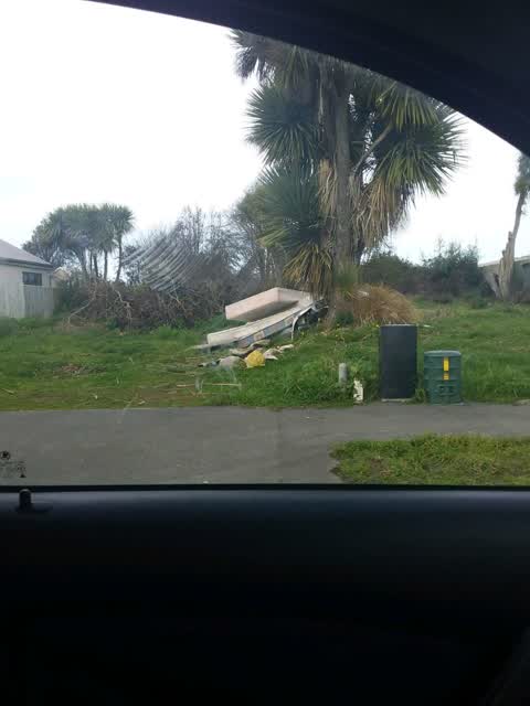 Rubbish/Recycling, a report photo