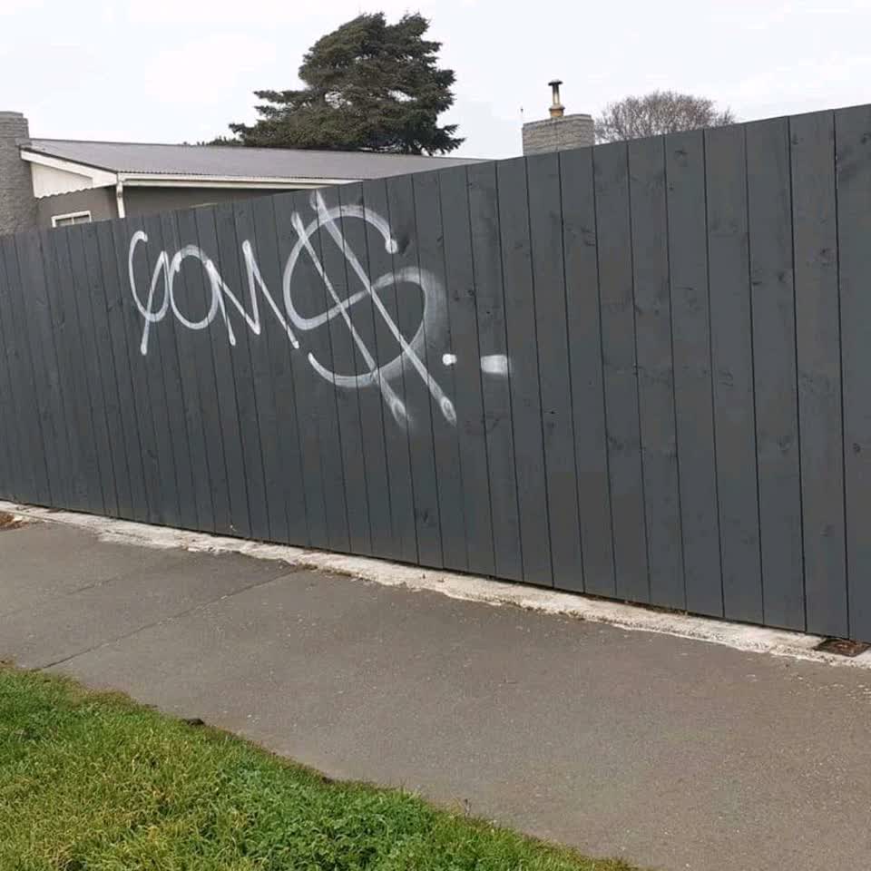 The photograph attached to this graffiti report