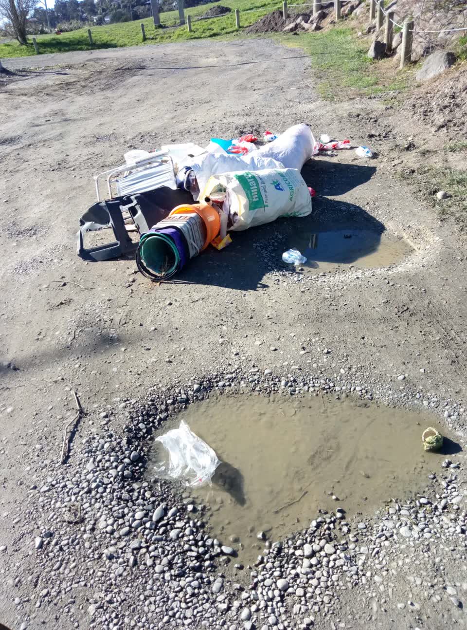 The photograph attached to this rubbish/recycling report