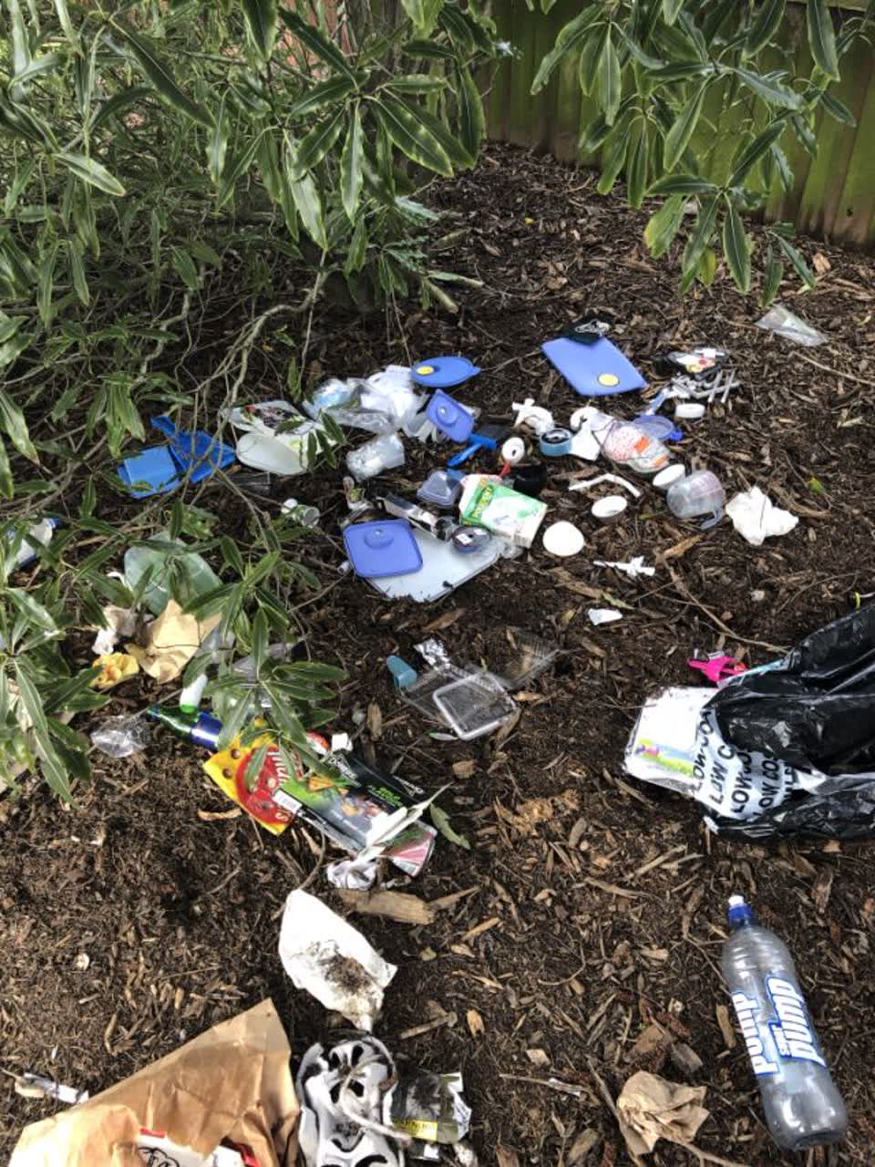 The photograph attached to this rubbish/recycling report