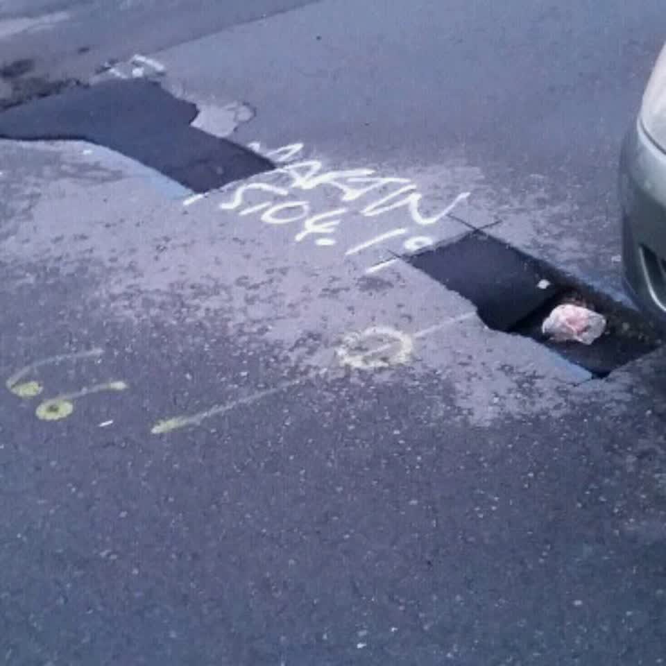 The photograph attached to this roading/streets report