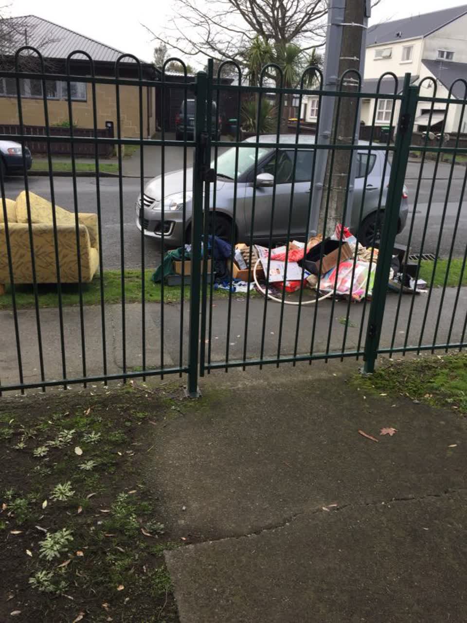 The photograph attached to this rubbish/recycling report