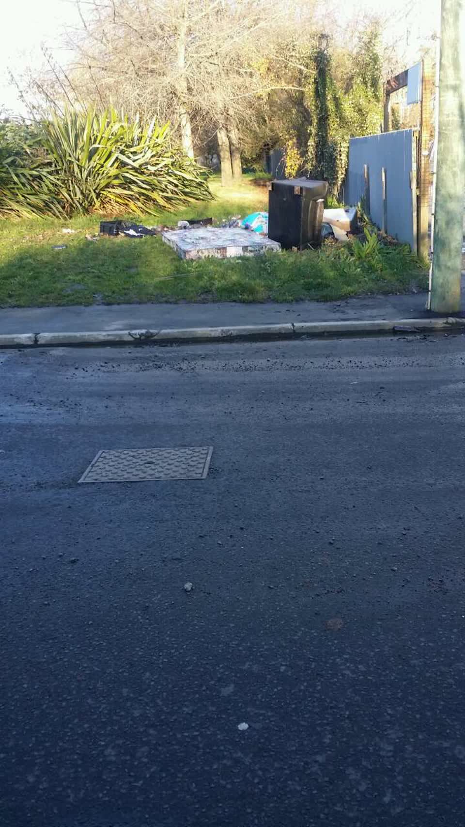 The photograph attached to this rubbish/recycling report