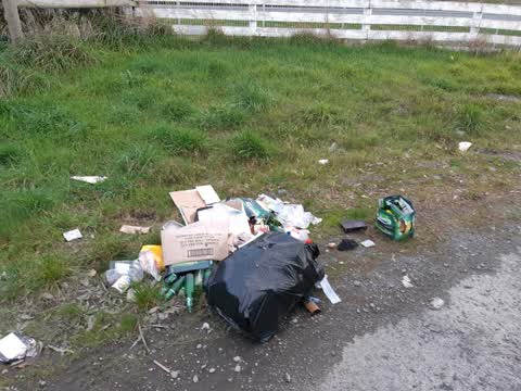 Rubbish/Recycling, a report photo
