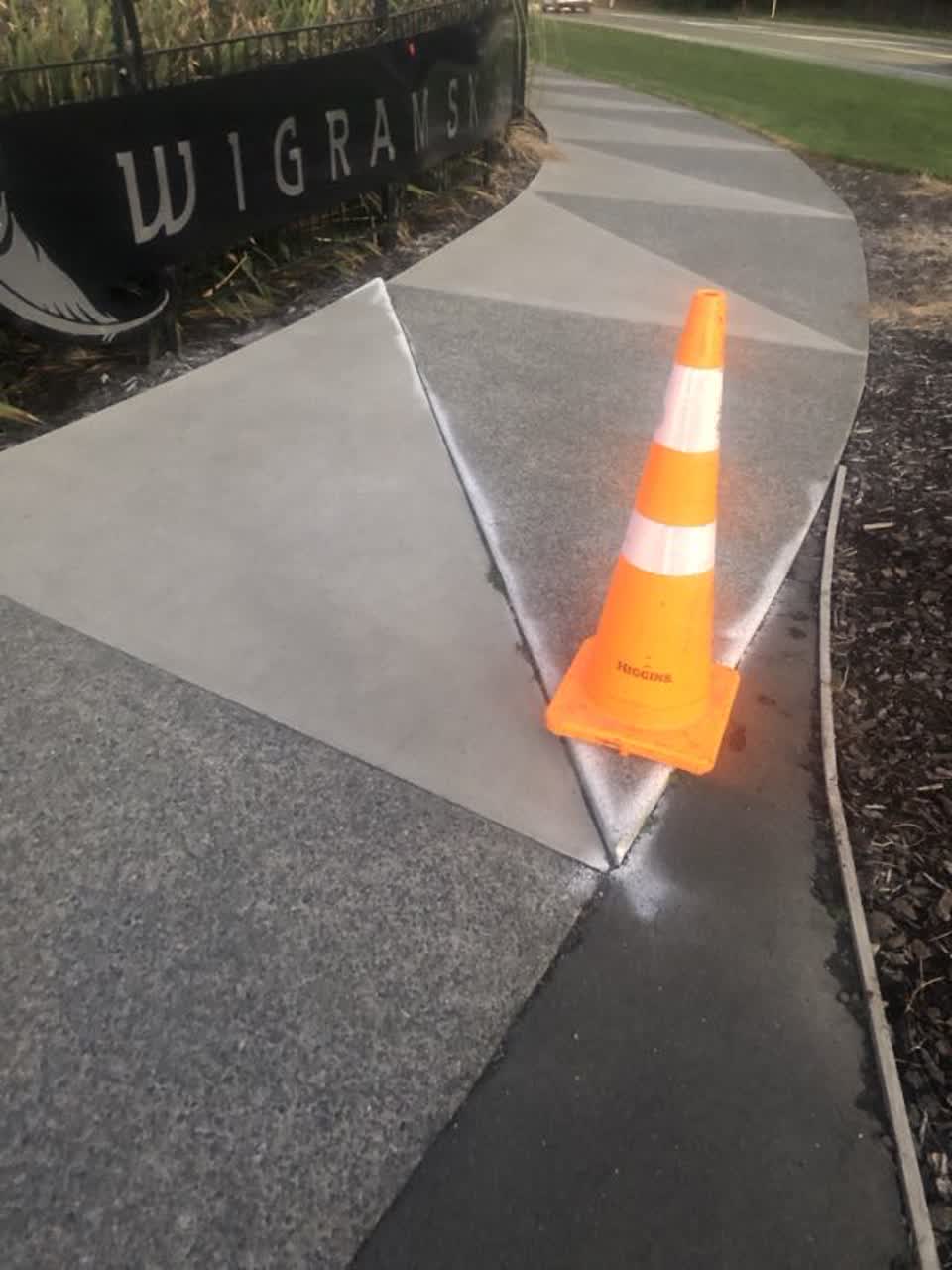 The photograph attached to this roading/streets report