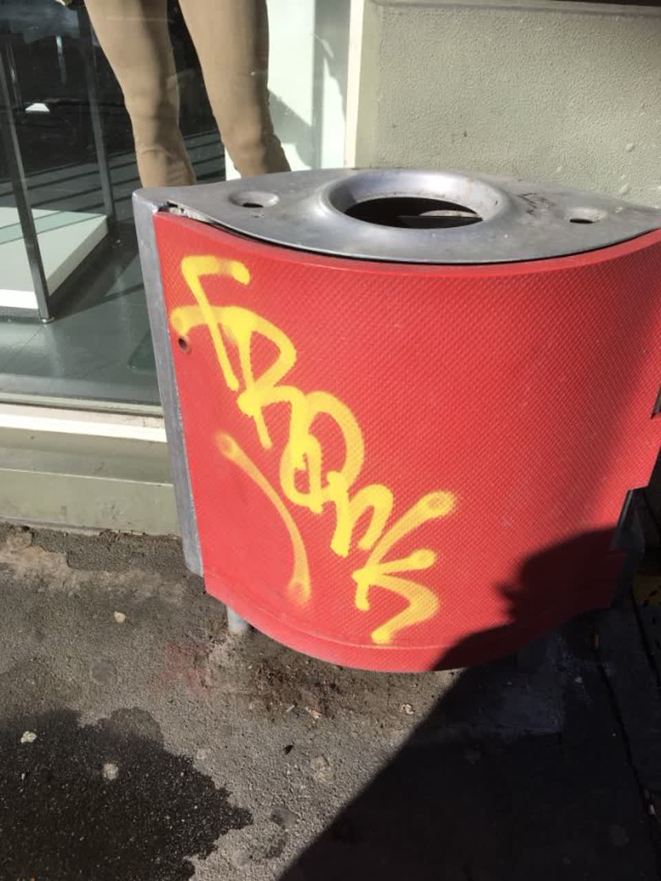 The photograph attached to this graffiti report
