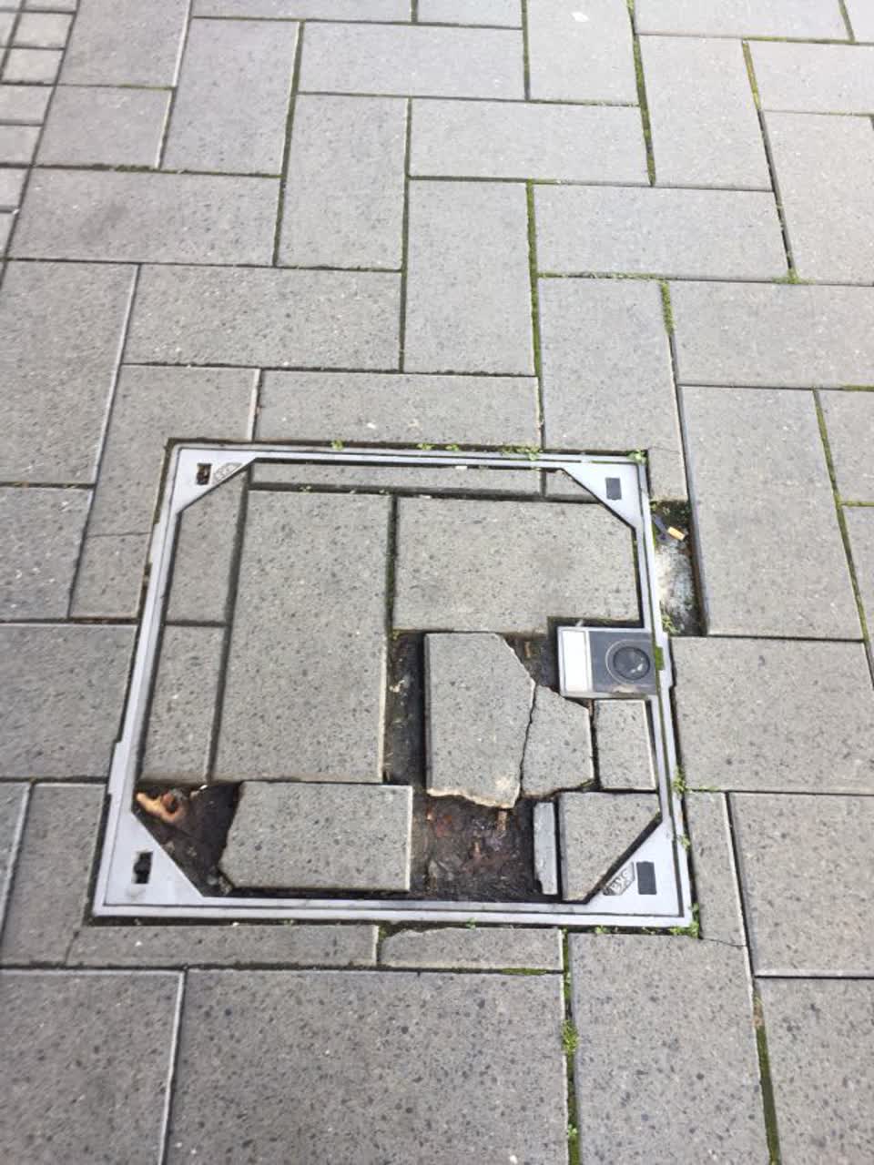 The photograph attached to this roading/streets report