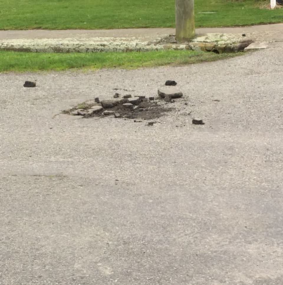 The photograph attached to this roading/streets report