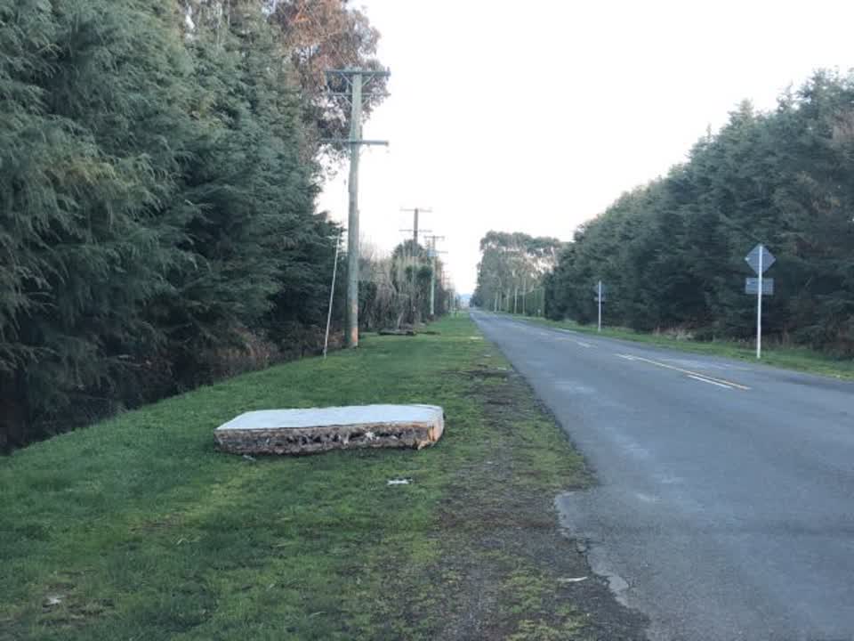 The photograph attached to this roading/streets report