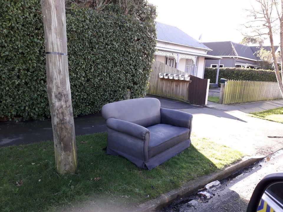 The photograph attached to this rubbish/recycling report