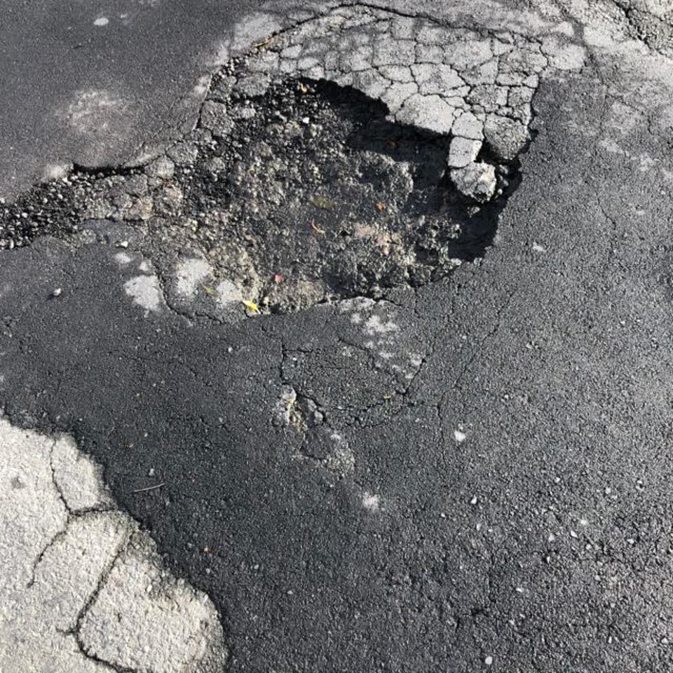 The photograph attached to this roading/streets report