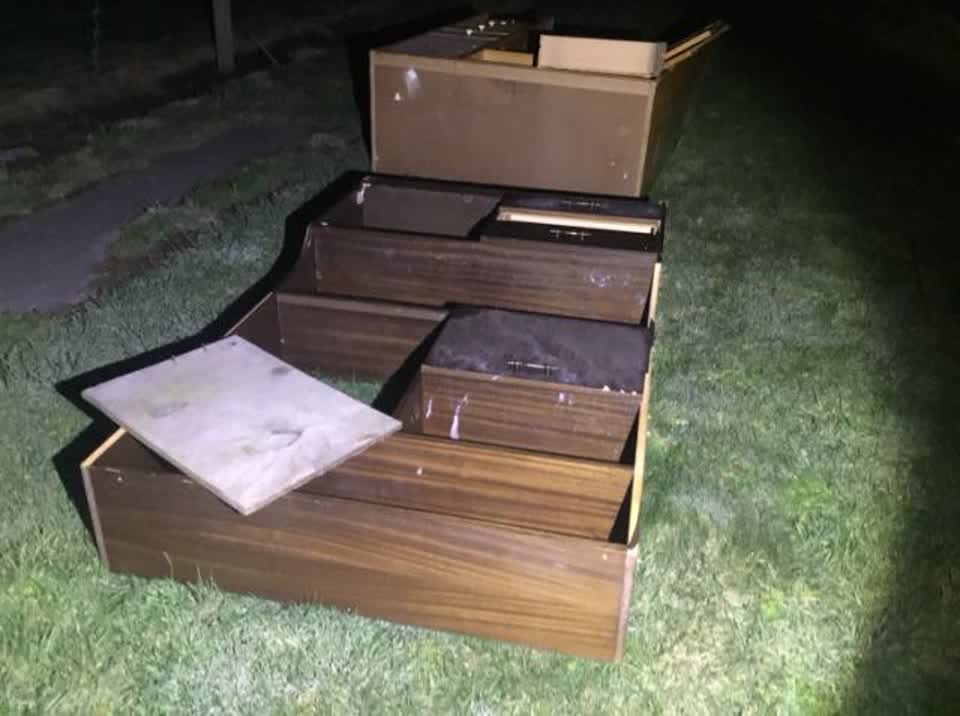 The photograph attached to this rubbish/recycling report