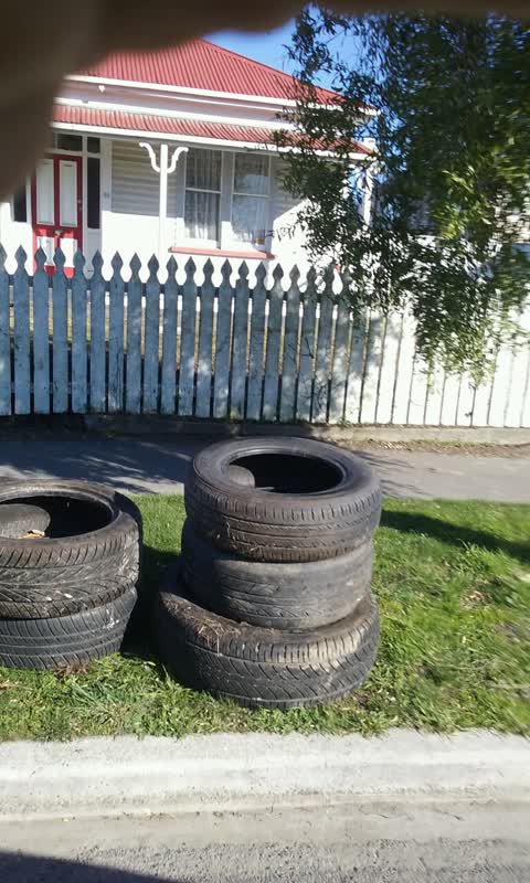 Rubbish/Recycling, a report photo
