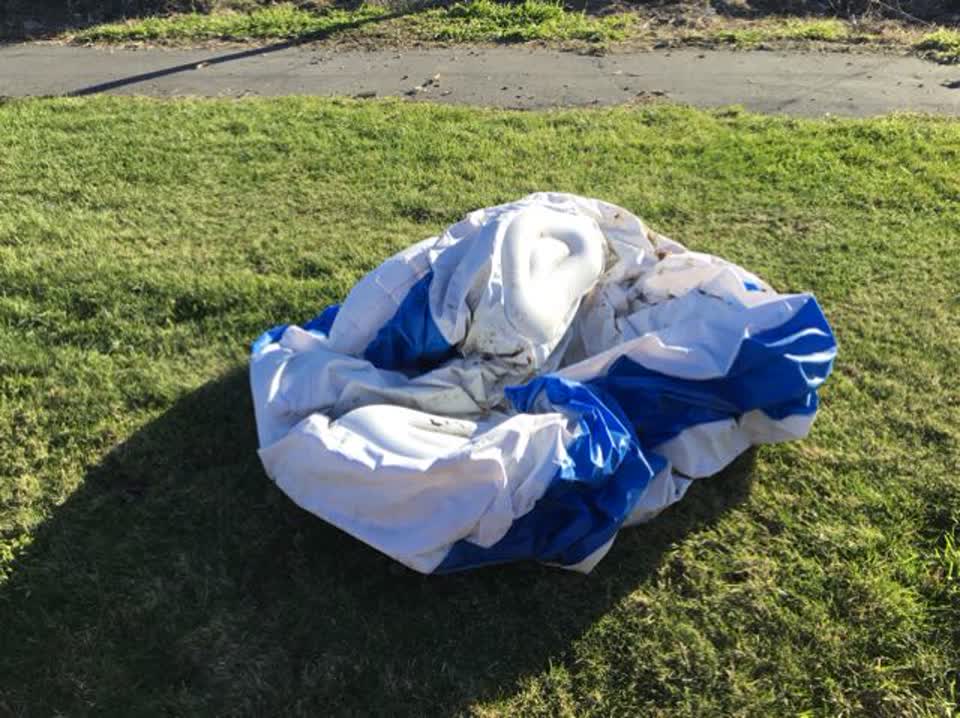 The photograph attached to this rubbish/recycling report