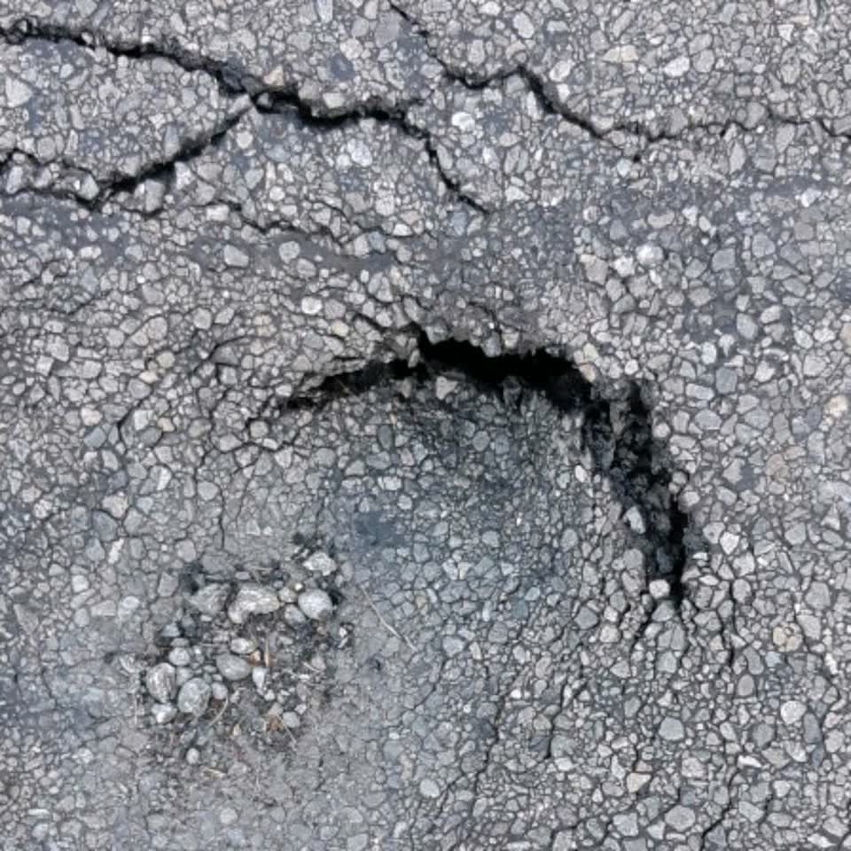 The photograph attached to this roading/streets report