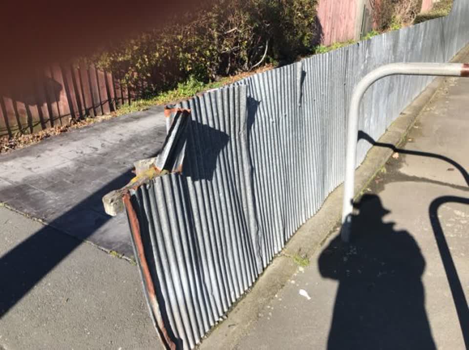 The photograph attached to this roading/streets report