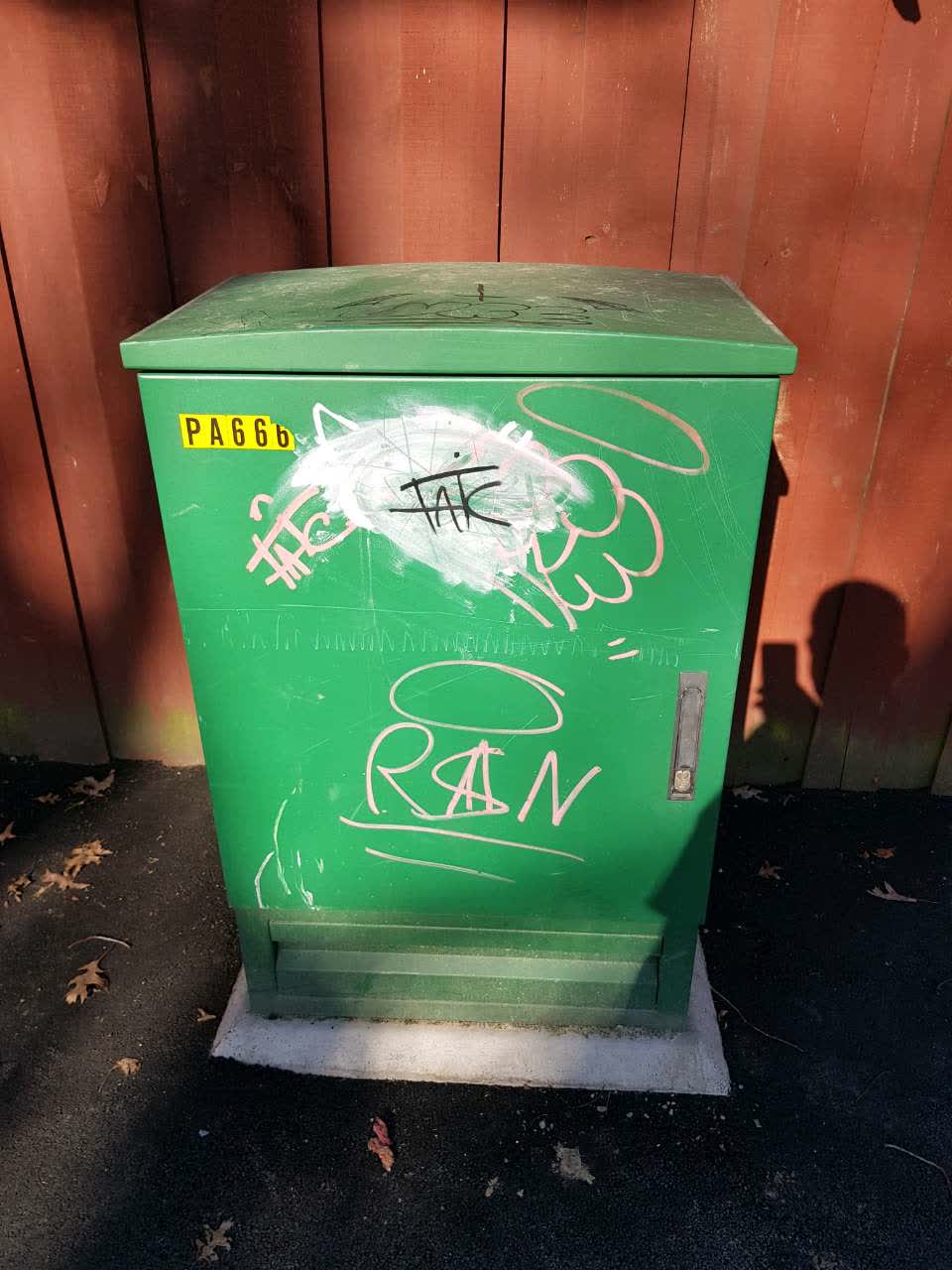 The photograph attached to this graffiti report