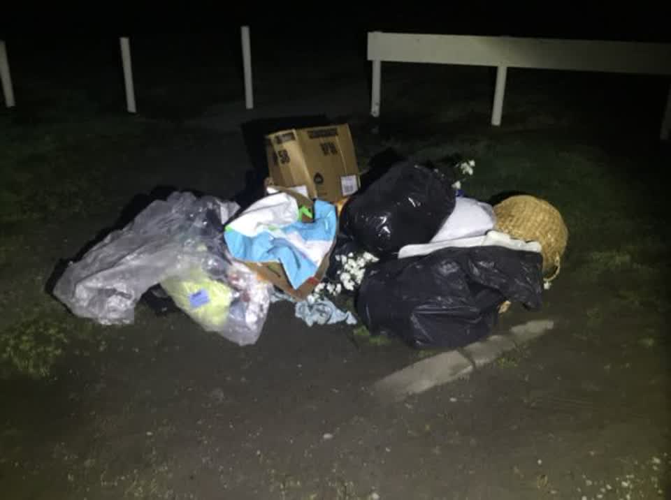 The photograph attached to this rubbish/recycling report
