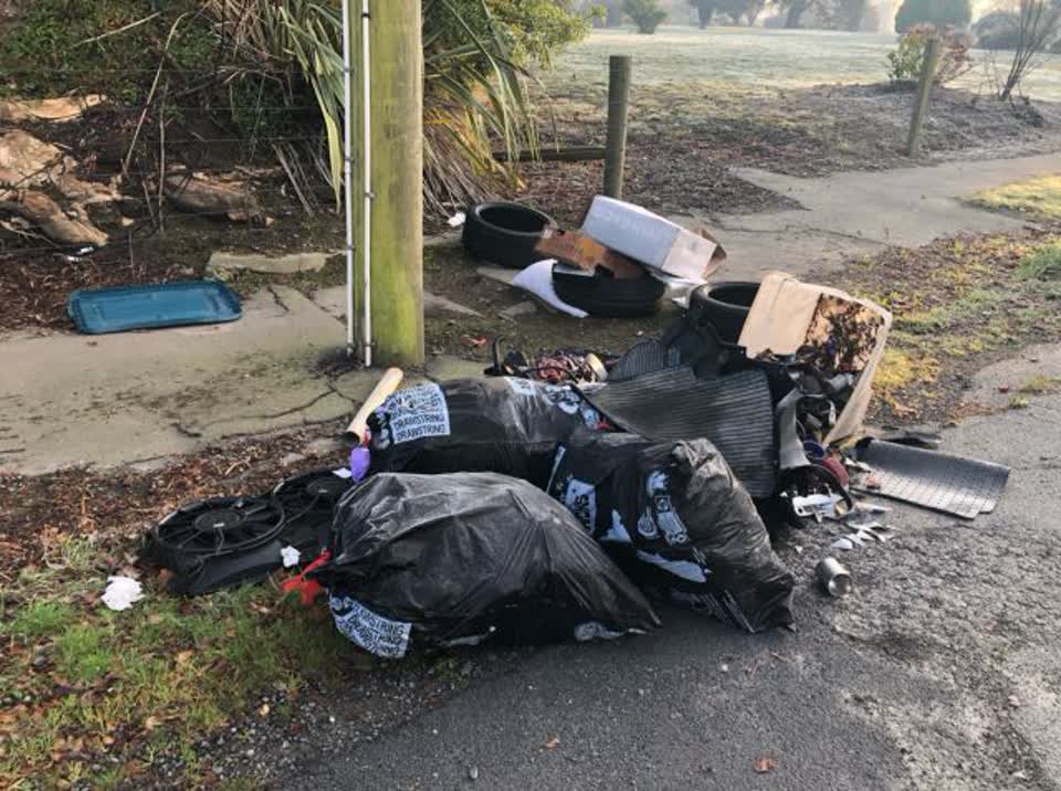 The photograph attached to this rubbish/recycling report