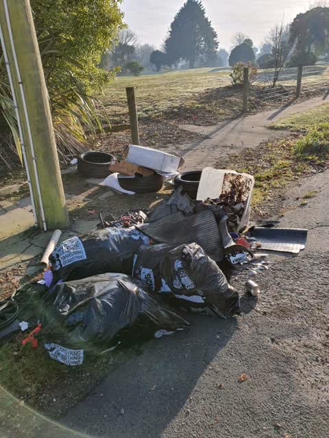 Rubbish/Recycling, a report photo