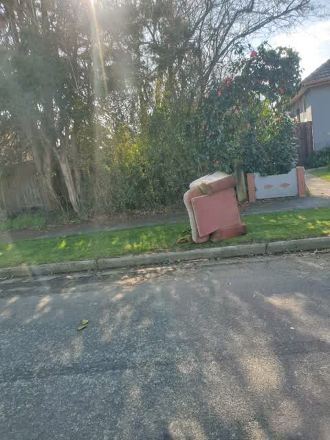 Rubbish/Recycling, a report photo