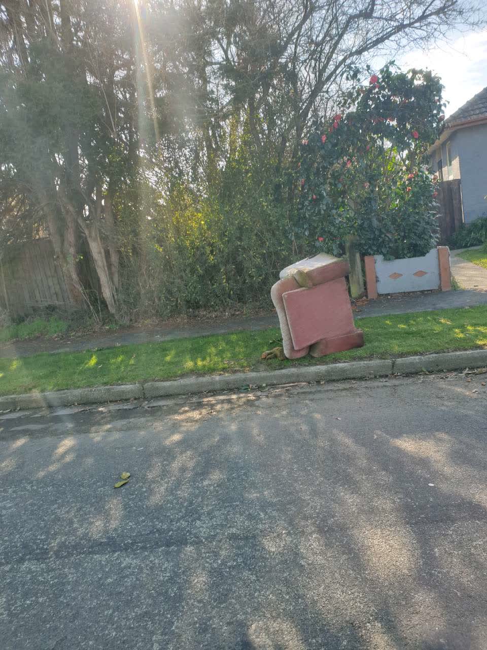 The photograph attached to this rubbish/recycling report