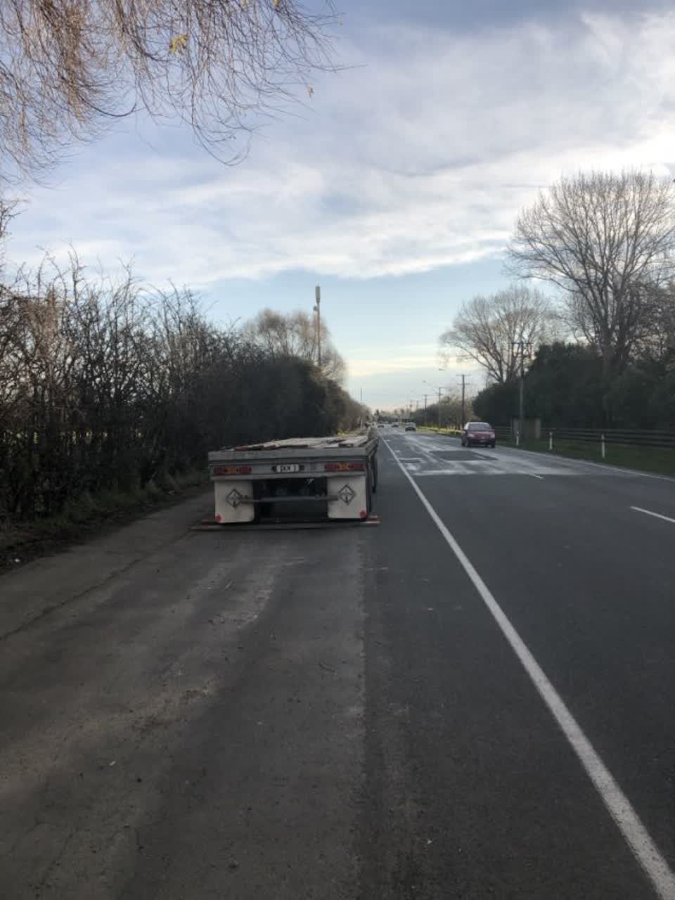 The photograph attached to this roading/streets report