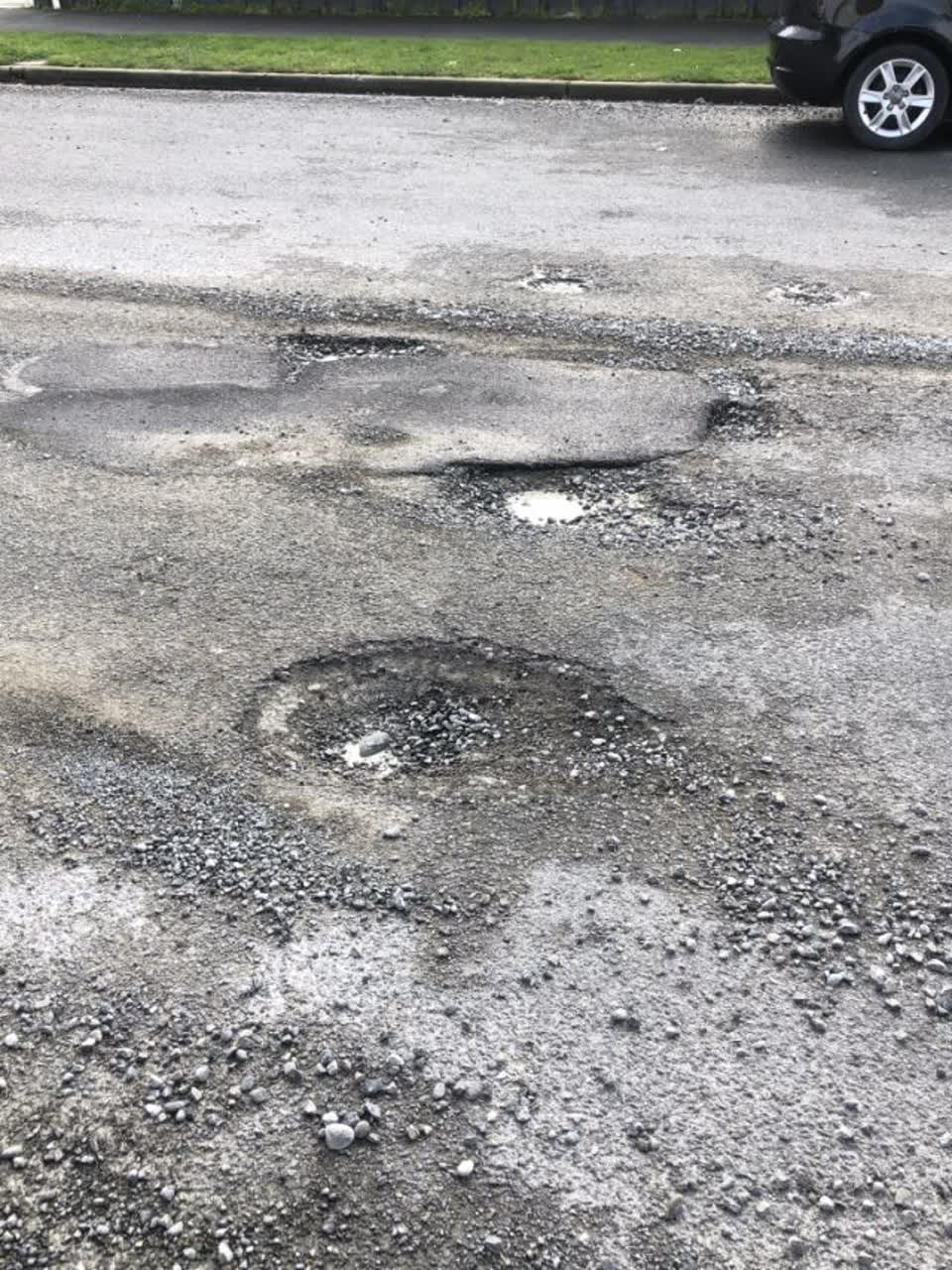 The photograph attached to this roading/streets report