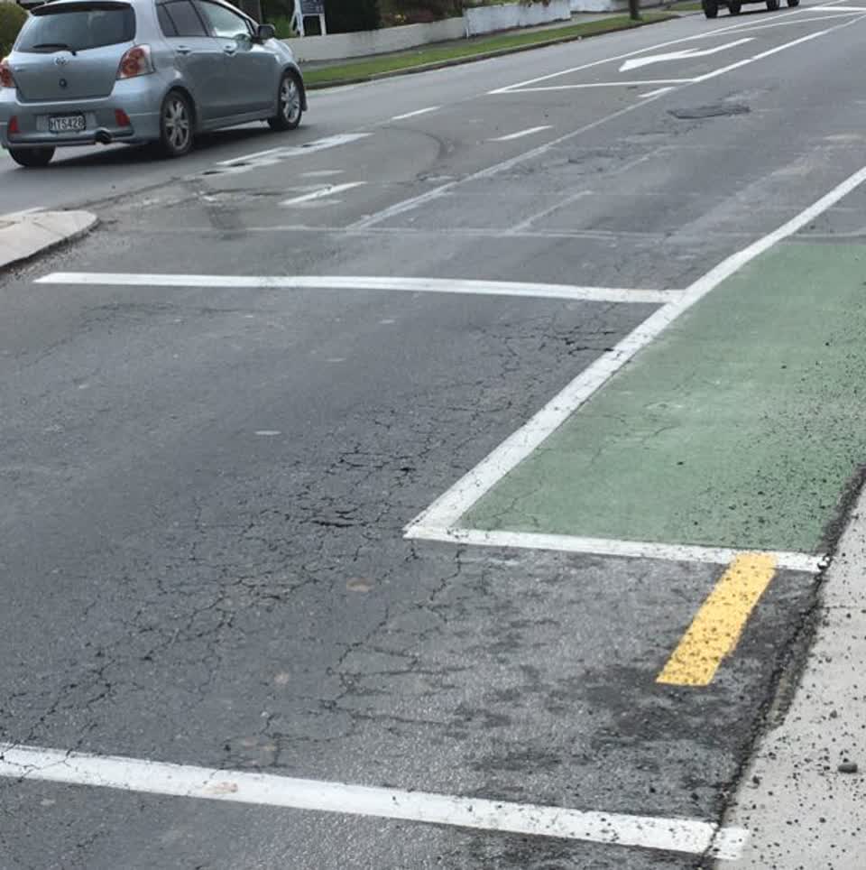 The photograph attached to this roading/streets report