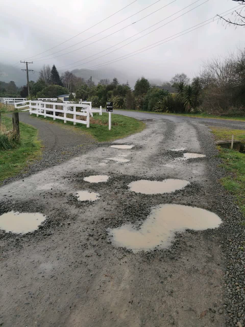 The photograph attached to this roading/streets report