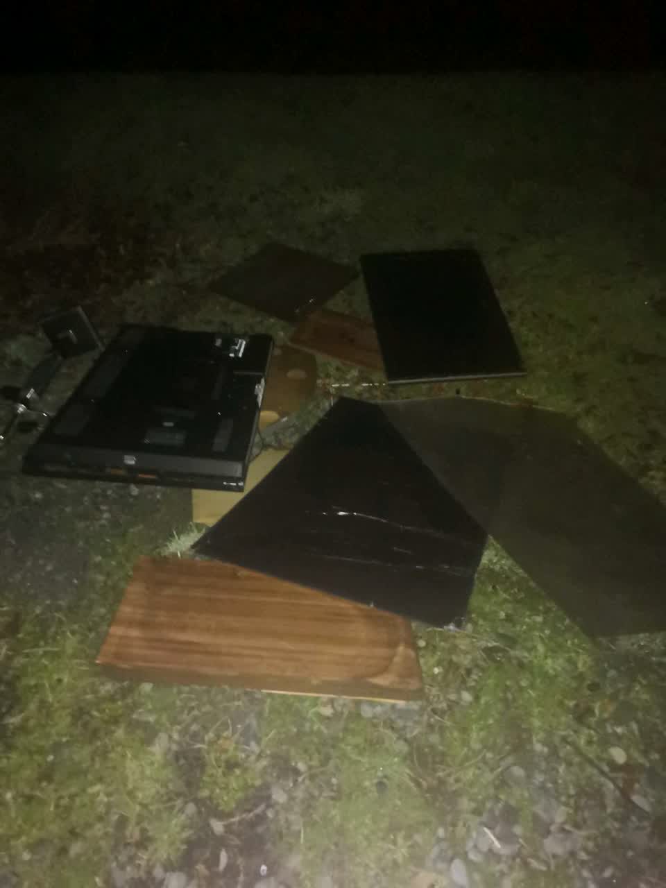 The photograph attached to this rubbish/recycling report