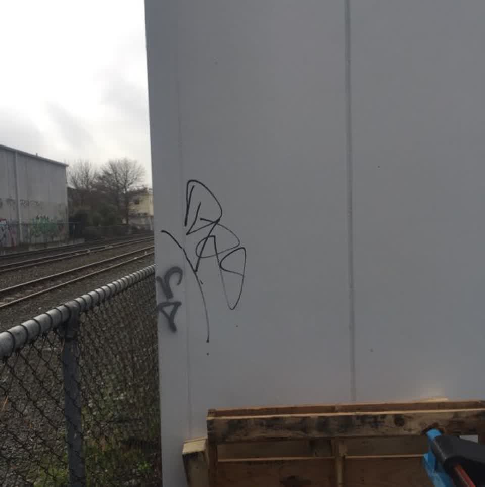 The photograph attached to this graffiti report